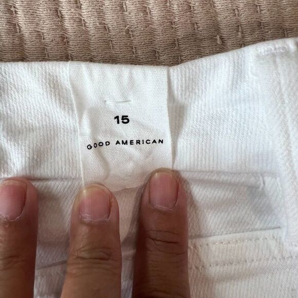 Good American Rolled Cuffed Shorts Women's White Sz. 15 NWOT Summer Spring Beach - Picture 13 of 15